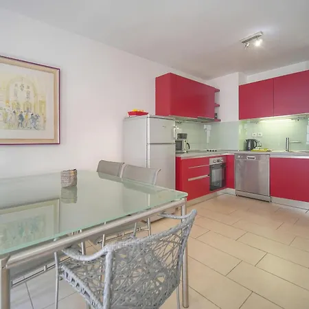 Frgk - Suquet - Special Group 4br Lejlighed