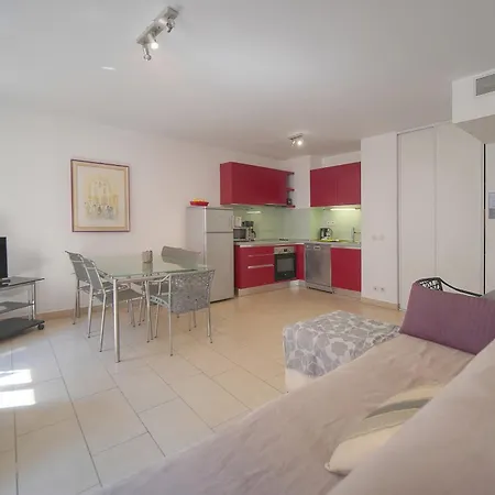 Frgk - Suquet - Special Group 4br Lejlighed